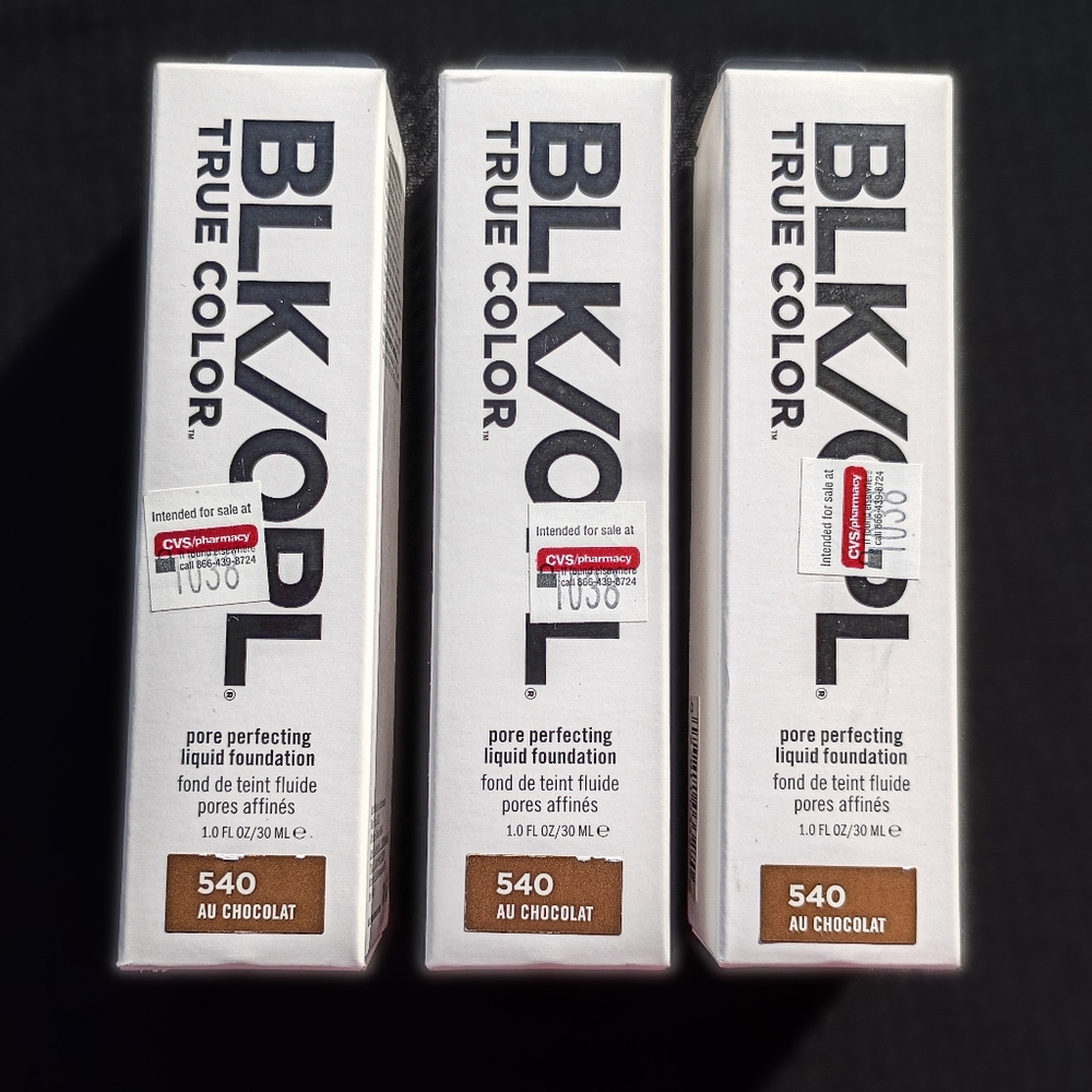 (3x) NEW - BLK/OPL TRUE COLOR Pore Perfecting Liquid Foundation, Au Chocolate